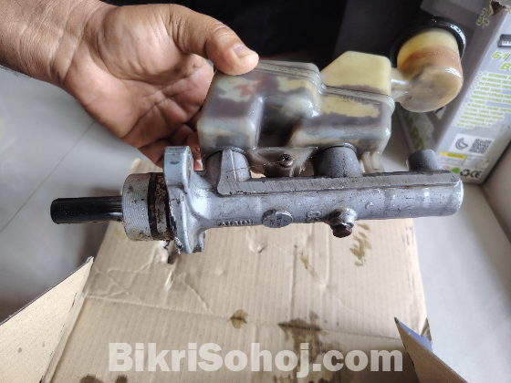 Recondition break master cylinder of X corolla 2005 model